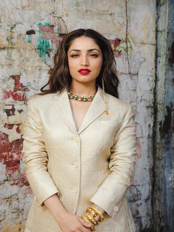YAMI GAUTAM LIPSTICK TRENDS