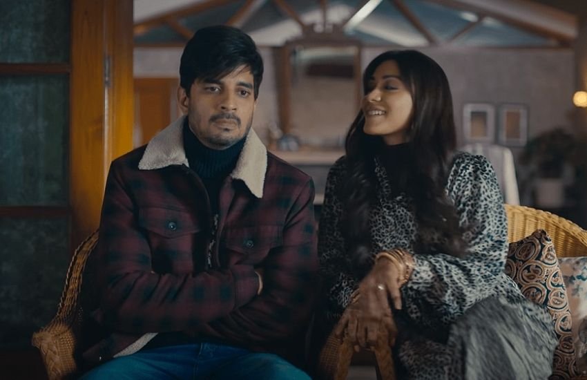 अगर आप 90 के दशक की बॉलिवुड थ्रिलर को पसंद करते हैं तो आपको 'ये काली काली आंखे' जरूर अच्छी लगेगी।