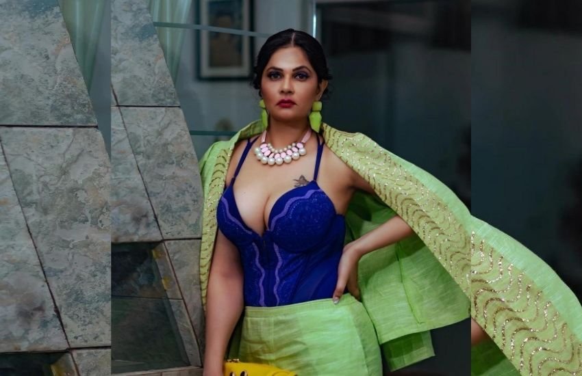 एक्टिंग में करियर उनकी मां का सपना था और मां की सपना पूरा करने के लिए ही वह इंजीनियरिंग छोड़ यहां आ गईं।