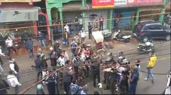 पश्चिम बंगालः कोलकाता के पास भाजपा और टीएमसी समर्थकों में झड़प, सांसद अर्जुन सिंह पर फेंके गए पत्थर