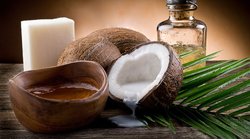 Dandruff cure: सर्दी में डैंड्रफ से परेशान हैं तो आयुर्वेदिक उपायों से करें बालों का उपचार