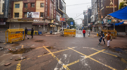 कोरोनाः Omicron Threat के बीच Lockdown की ओर बढ़ रही दिल्ली? सभी निजी दफ्तर रहेंगे बंद, जानें- DDMA ने और किन चीजों पर लगाई रोक