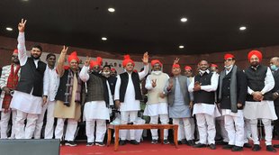 fir against sp leader lucknow