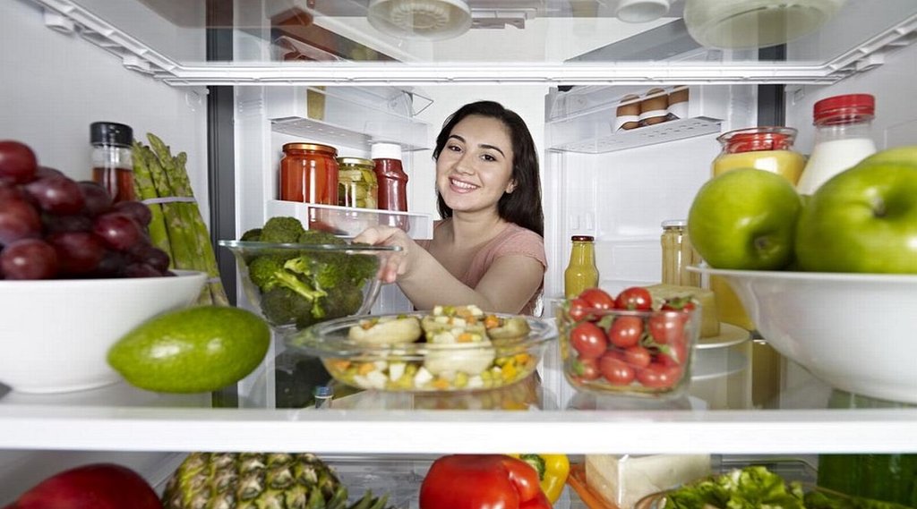 fruits in fridge