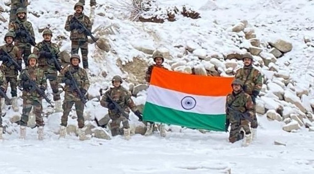 नए वर्ष 2022 के अवसर पर गलवान घाटी में बहादुर भारतीय सेना के जवान। (फोटो सोर्स- कानून मंत्री किरेन रिजीजू का ट्विटर हैंडल @KirenRijiju)
 