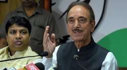 गुलाम नबी के अवार्ड पर कांग्रेस में रार, सिब्बल की नसीहत पर जयराम ने किया पलटवार, उधर थरूर ने बीजेपी पर कसा तंज
