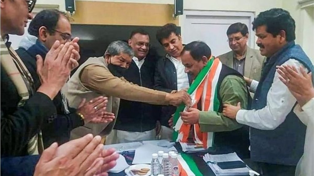 वरिष्ठ नेता हरीश रावत और हाल ही में कांग्रेस में शामिल हुए हरक सिंह रावत का नाम जारी की गई उम्मीदवारों की सूची में शामिल नहीं है। (फोटो: पीटीआई)