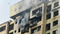 Mumbai Fire: 20 मंजिला इमारत में लगी भीषण आग, सात की मौत, कई घायल, बचाव का काम जारी
