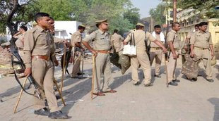 pryagraj, lathicharge on student