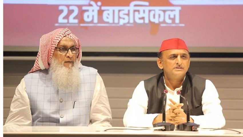 मुख्तार अंसारी बसपा से विधायक हैं। उनके भाई अफजाल अंसारी भी बसपा से ही लोकसभा सांसद हैं। वहीं मुख्तार के दूसरे भाई सिबकतुल्लाह अंसारी समाजवादी पार्टी में शामिल हो चुके हैं।