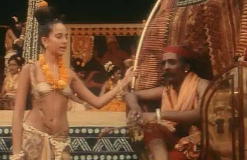 इसके बाद 17 साल की उम्र में फिल्म ‘उत्सव’ (1984) में रेखा के साथ नज़र आई थीीं। 
