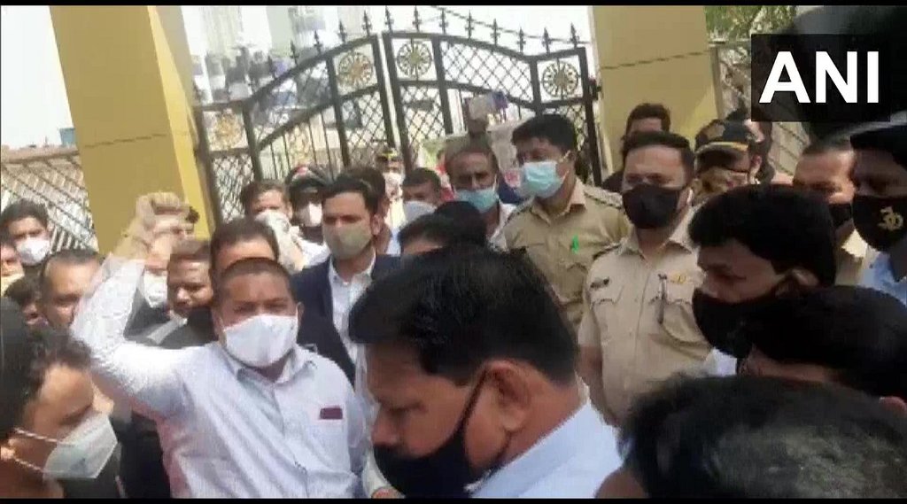 shiv sena workers