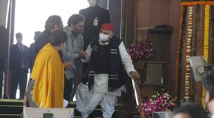 Smriti Irani, mulayam singh