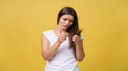 Hair Care Tips: दोमुंहे बालों से छुटकारा पाने के लिए इन खास नुस्खों को अपनाएं, जानिये