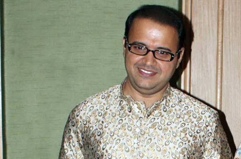 मन्दार चंदवादकर शो में आत्माराम तुकाराम भिड़े का मजेदार रोल प्ले करते हैं। 27 जुलाई 1976 को मुंबई में जन्मे मंदार 45 साल के हैं।