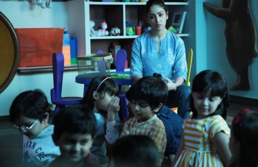 यामी गौतम धर फिल्म में एक प्ले स्कूल की टीचर और किडनैपर बनी हैं।