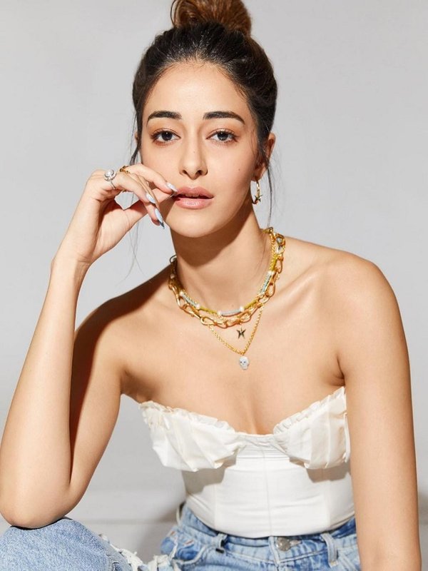 ANANYA PANDAY OFF SHOULDER LOOK