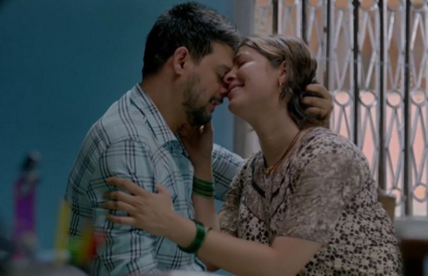 समानांतर एक अलग थीम पर बनी फिल्म में इसमें एक लड़के की जिंदगी तब बदल जाती है जब उसे पता चलता है कि उससे जानने वाले सुदर्शन चक्रपाणि का अतीत उसका भविष्य होने वाला है।