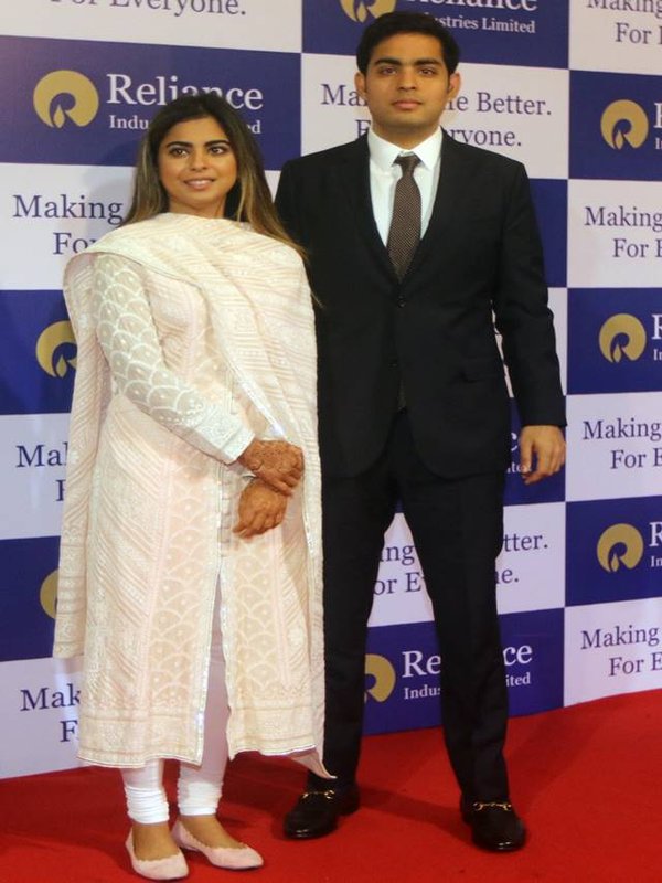 Akash and isha ambani