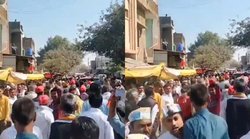 अखिलेश यादव और कांग्रेस कार्यकर्ताओं के बीच हुई झड़प, भीड़ ने लगाए गए आपत्तिजनक नारे