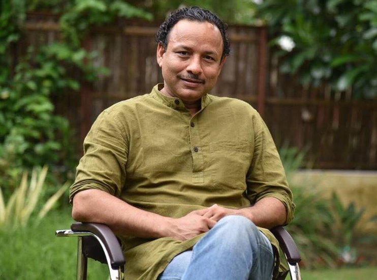 Anurag Bhadauria: अनुराग भदौरिया समाजवादी पार्टी (Samajwadi party) राष्ट्रीय प्रवक्ता और चर्चित नेता हैं। अखिलेश यादव (Akhilesh Yadav) और मुलायम सिंह यादव (Mulayam Singh yadav) के गृह जनपद इटावा के ही रहने वाले अनुराग भदौरिया घोड़े भी पालते हैं। अनुराग भदौरिया पोलो खेलने के भी शौकीन हैं।