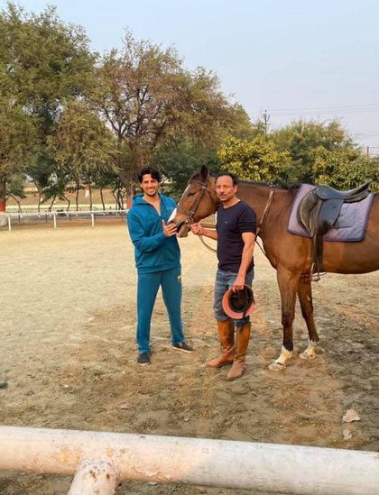 अनुराग भदौरिया को पोलो खेलने का काफी शौक है। दिल्ली में बेरोजगारी के दिनों में भी वह रेसकोर्स में पोलो खेलने जाया करते थे।