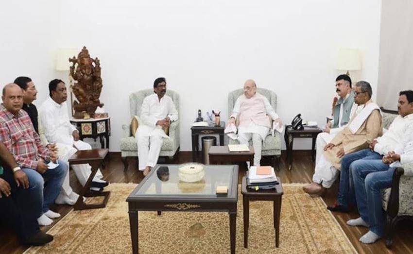 झारखंड के सीएम हेमंत सोरेन और अन्य नेता अमित शाह के घर।