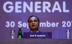 SEBI का बड़ा एक्शन, अनिल अंबानी समेत रिलायंस होम फाइनेंस को किया 3 महीने के लिए बैन