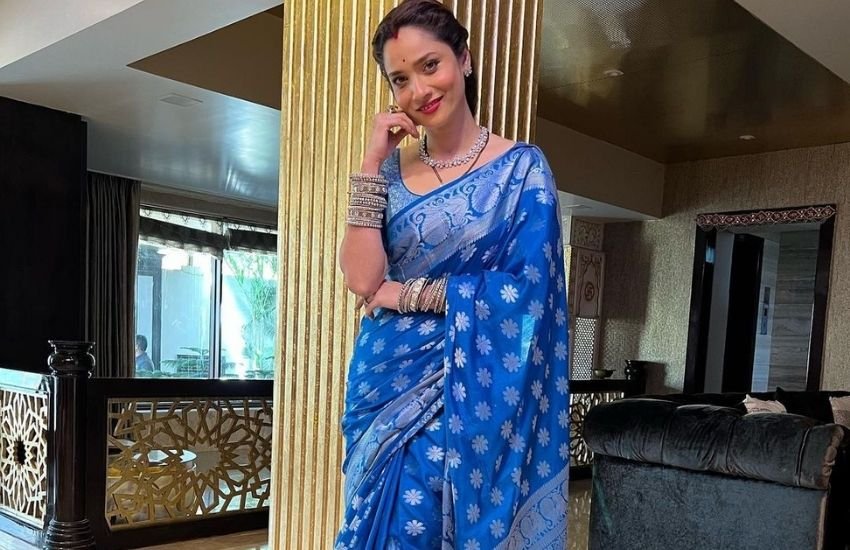 नीली बनारसी साड़ी पहने अंकिता अपने ससुराल पहुंची थीं और यहां उनकी विशेष पूजा हुई। इस पूजा का वीडियो भी अंकिता ने इंस्टाग्राम पर शेयर किया है।