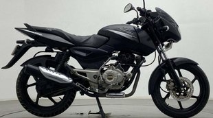 second hand sports bike । Bajaj Pulsar 150 । Bajaj Auto