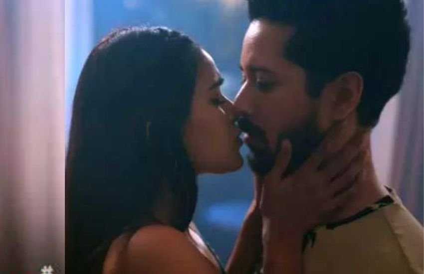 अगर आपको रोमांस के साथ कॉमेडी चाहिए तो हे प्रभु का season 2 परफेक्ट च्वाइस होगी। ये 10 एपिसोड के साथ Mx player पर मौजूद है।
