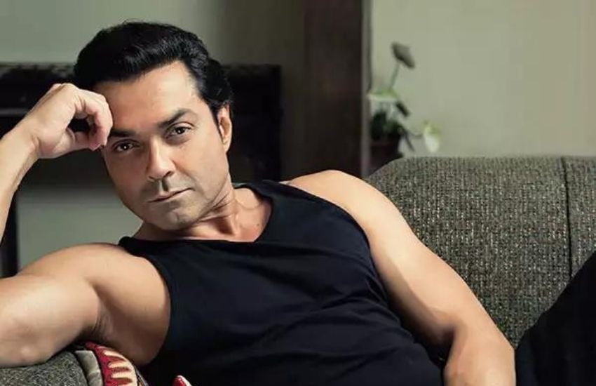 फ‍िल्‍म की कहानी उत्‍तर भारत में केंद्रित होगी। फिल्म की स्टोरी पर बहुत ज्यादा जानकारी सामने नहीं आई है,लेकिन इतना तय है कि बॉबी का किरदार ग्रे ही होगा।