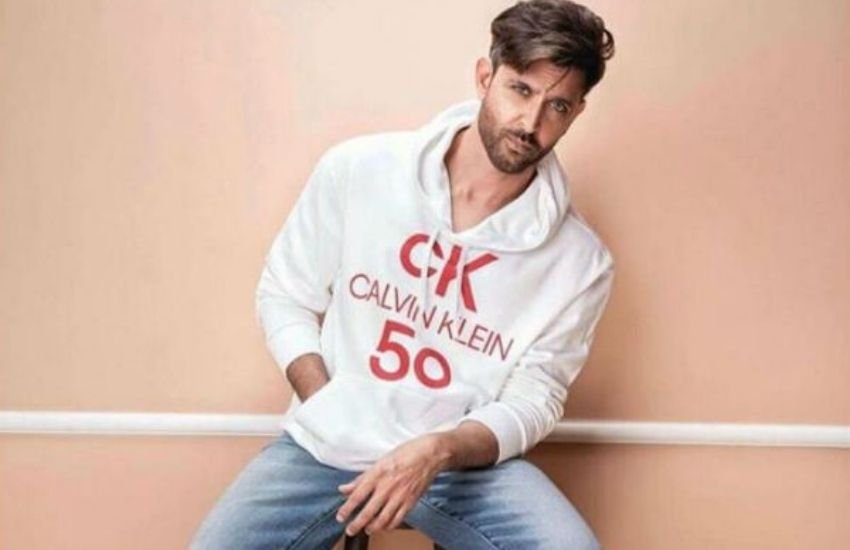 महज 20 साल की उम्र में ऋतिक स्कोलियोसिस नाम की गंभीर से पीड़ित हो गए थे। इस बीमारी के चलते उन्हें डांस करने और दौड़ने की अनुमति नहीं थी। बीमारी से अंत में उन्होंने जीत पा ली थी।