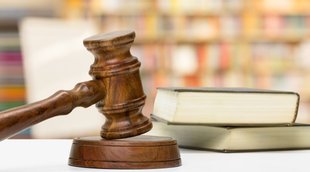 Gujarat, Gujarat HC, Contempt of HC, Gujarat Advocate, Refuses to apologise