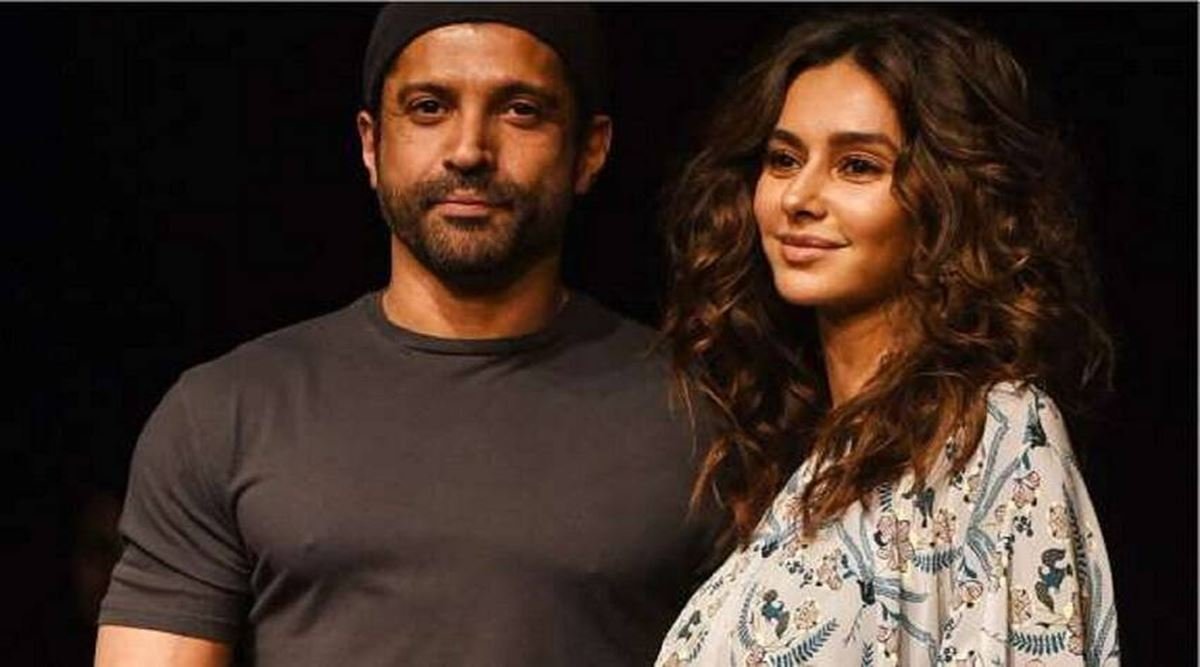 Farhan Akhtar, Shibani Dandekar, Javed Akhtar
