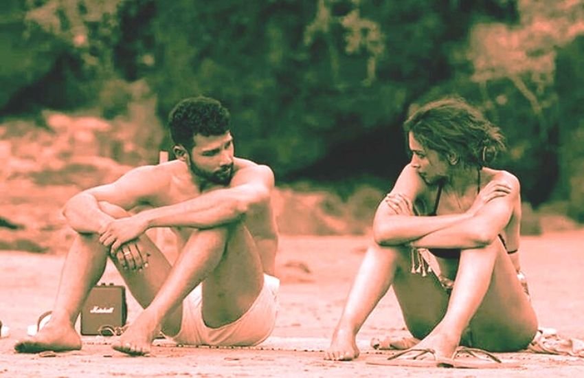 गहराईयां भी दोस्ती और शादी के बीच में वो की एंट्री पर बेस्ड एक बिलकुल अलग फिल्म है। 11 फरवरी को ये रिलीज होने जा रही है। Photos: Social Media