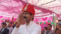 गुलशन यादव से पूछा – क्या राजा भैया के तालाब में है मगरमच्छ? इस सवाल पर पढ़िए अखिलेश यादव के नेता का जवाब