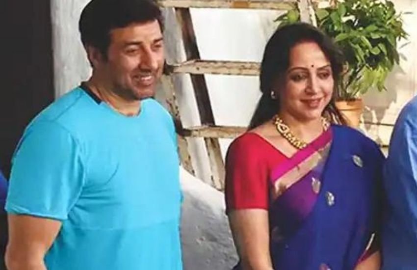 गुरदासपुर के सांसद सन्नी देओल और मथुरा की सांसद हेमा मालिनी दो ऐसे चेहरे हैं, जिसके चेहरे बीजेपी भुनाना चाहती है, लेकिन इस बाद दांव उलटा पड़ रहा है।