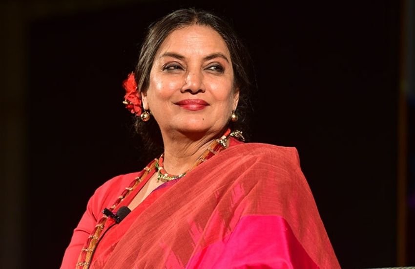 कंगना के बयान के बाद शबाना आजमी ने भी एक पोस्ट किया। उन्होंने कंगना को जवाब दिया कि, 'अगर मैं गलत हूं तो मुझे बताइए.. लेकिन जहां तक मुझे पता है अफगानिस्तान एक धार्मिक राज्य है और भारत एक धर्मनिरपेक्ष लोकतांत्रिक गणराज्य है।’