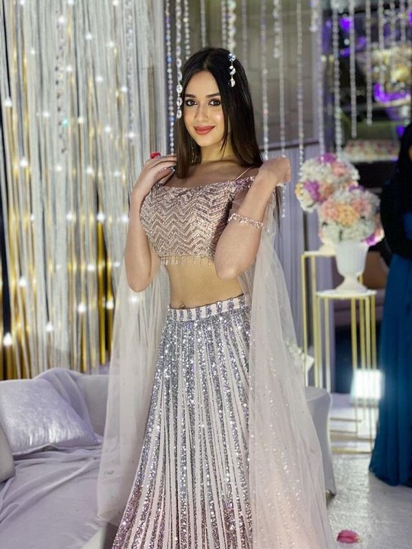 JANNAT ZUBAIR - SHIMMER LEHENGA