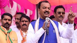 अखिलेश यादव के सांड वाले कमेंट पर पूछा सवाल तो बोले केशव प्रसाद मौर्य- 10 मार्च के बाद उनके कार्यालय भिजवा देंगे सारे