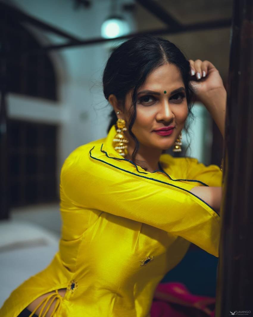 लोलिता भाभी का किरदार निभाया है एक्ट्रेस आभा पॉल ने। आभा पॉल को भी फैंस लोलिता भाभी के नाम से ही जानने लगे हैं।