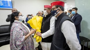 Akhilesh Yadav| Akhilesh Yadav Mamta Banrjee| Mamta Banraji Akhilesh Yadav Photo|