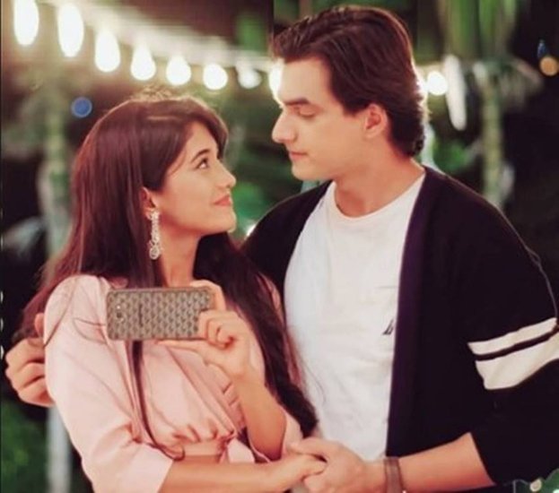 Mohsin Khan Shivangi Joshi Love Affair: मोहसिन खान और शिवांगी जोशी (Shivangi Joshi) छोटे पर्दे के चर्चित कलाकार हैं। दोनों ने साथ में ये रिश्ता क्या कहलाता है (Yeh rishta Kya Kehlata Hai) सीरियल में काम किया और खूब शोहरत हासिल की। पर्दे पर रील लाइफ कपल बने इन एक्टर्स के रियल लाइफ में भी डेट करने की खबरें आईं। जानिए शिवांगी जोशी संग रिश्ते पर क्या बोले थे मोहसिन खान: