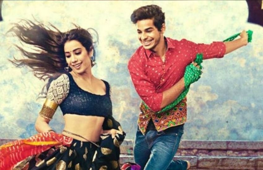 धड़क फिल्म मराठी फिल्म सैराट का हिंदी रीमेक है,जो ऑनर किलिंग पर ही बनी है। आखिर में इसमें जाह्नवी कपूर और ईशान खट्टर को भी मार दिया जाता है, क्योंकि दोनों ने अलग जाति में शादी की होती है। Photos: Social Media