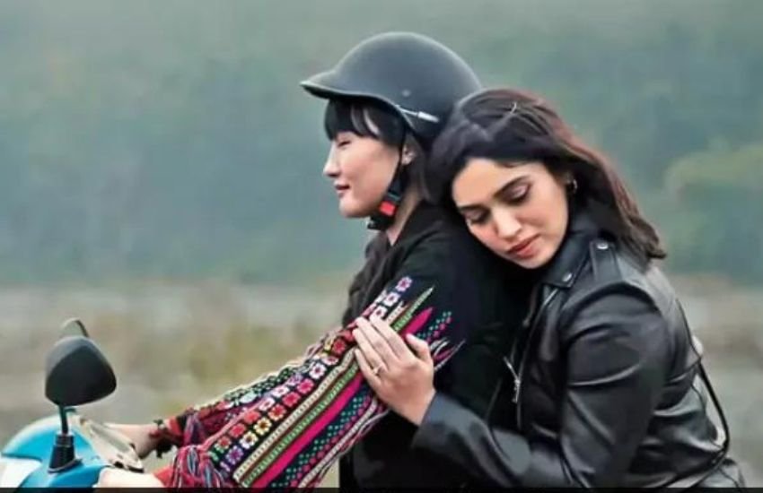 राजकुमार राव और भूमि पेडनेकर की फिल्म में 'लैवेंडर मैरिज' के कॉन्सेप्ट को समाज के सामने रखने की कोशिश की गई है। परिवार और समाज के दबाव में शादी करने के साइड इफेक्ट यहां देखने को मिलते हैं। यह फिल्म उन लोगों के लिए एक व्यावहारिक प्लेटफॉर्म देने की कोशिश करती है जिन्होंने इस अरेंजमेंट को चुना है।