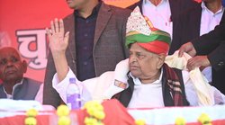 मुलायम सिंह को बताना पड़ा कि करहल से अखिलेश यादव हैं उम्मीदवार, मुस्कुराते हुए बोले पूर्व सीएम- सपा से जो भी है उसे वोट देना