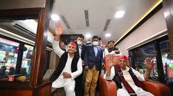 मुलायम सिंह यादव, अखिलेश और शिवपाल की वायरल तस्वीर पर UP BJP चीफ ने कसा तंज – चाचा को न चुनाव लड़ने के लिए सीट मिली न रथ में बैठने के लिए..