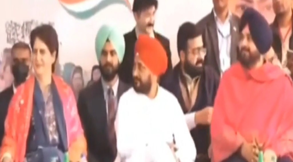 Sidhu refuses to address Priyanka Gandhi Sangrur rally| Navjot Singh Sidhu, Priyanka Gandhi