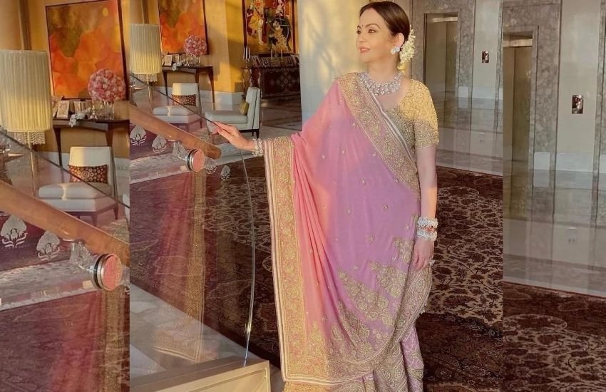 नीता का मेकअप मिक्की कांट्रेक्टर ने किया था और उन्होंने अपने इंस्टाग्राम पर भी नीता अंबानी की फोटो शेयर की थी। ट्रेडिशनल लुक और गजरे के साथ नीता शादी में पहुंची थीं।